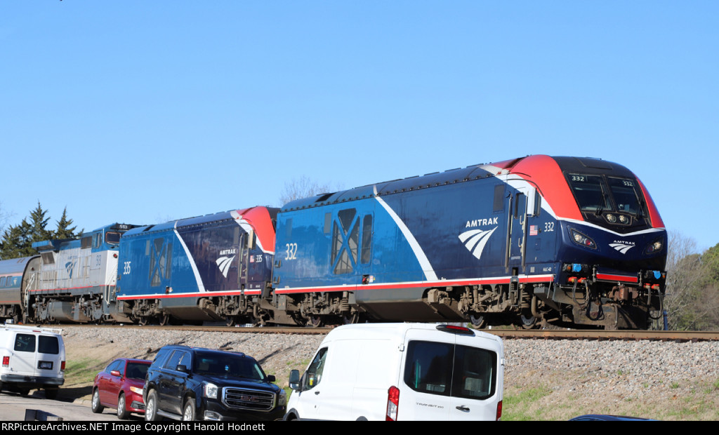 AMTK 332, 335, and 513 lead train P092-31 northbound